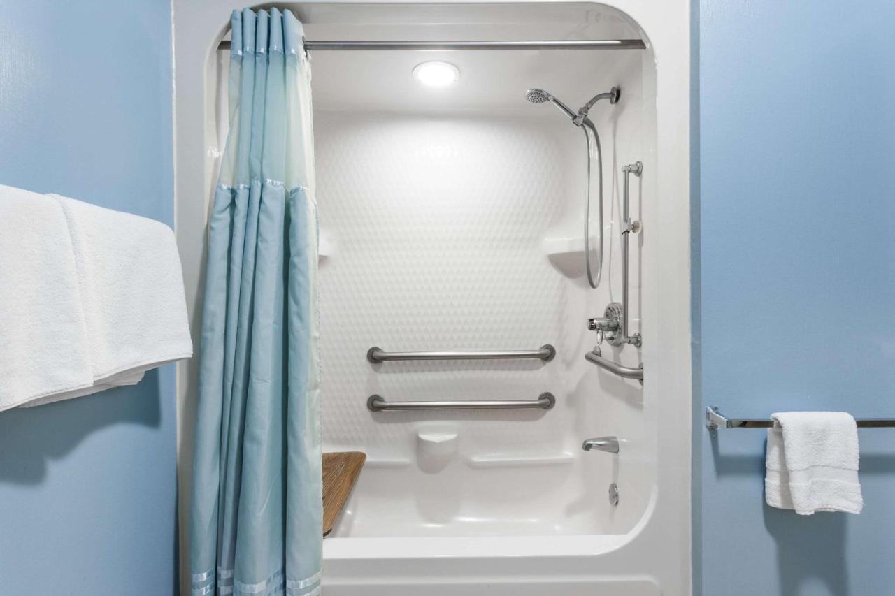 Howard Johnson By Wyndham Vancouver Hotel & Suites 外观 照片
